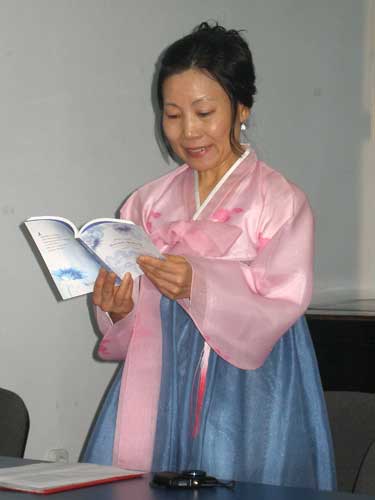 Foto lansare de carte coreeana (c) eMM.ro